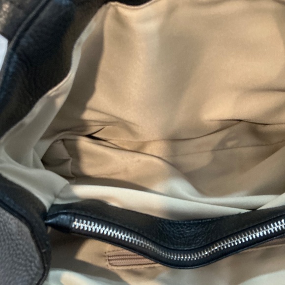 Valentino Tassel Tote, Pebble Leather Classic Shoulder Bag - Picture 10 of 13